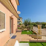 Apartment With Garden