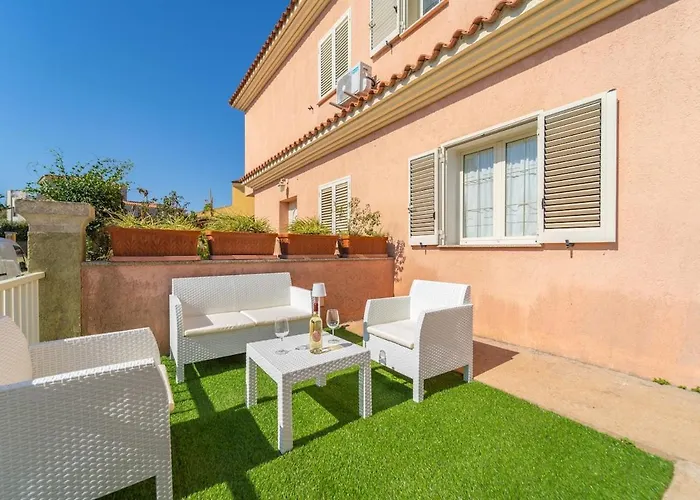 Apartment With Garden
